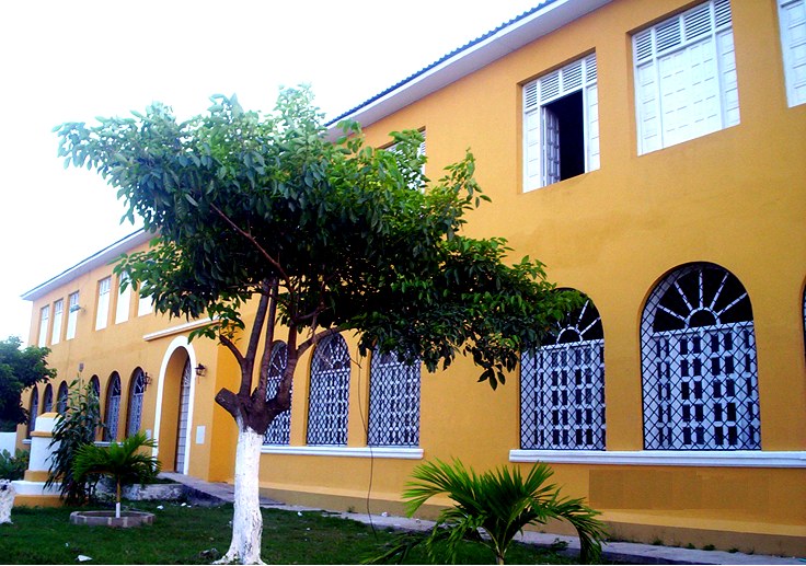 Fachada de la Institución Educativa Distrital Camilo Torres Tenorio